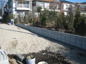 八王子市 駐車場 砂利仕上
ブロック・フェンス設置