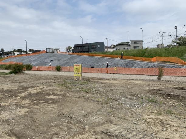 多摩川沿仮設搬入路工事
